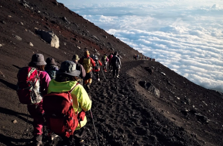 Can a beginner climb Mount Fuji?