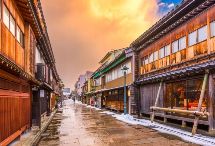 Why is Kanazawa so popular?