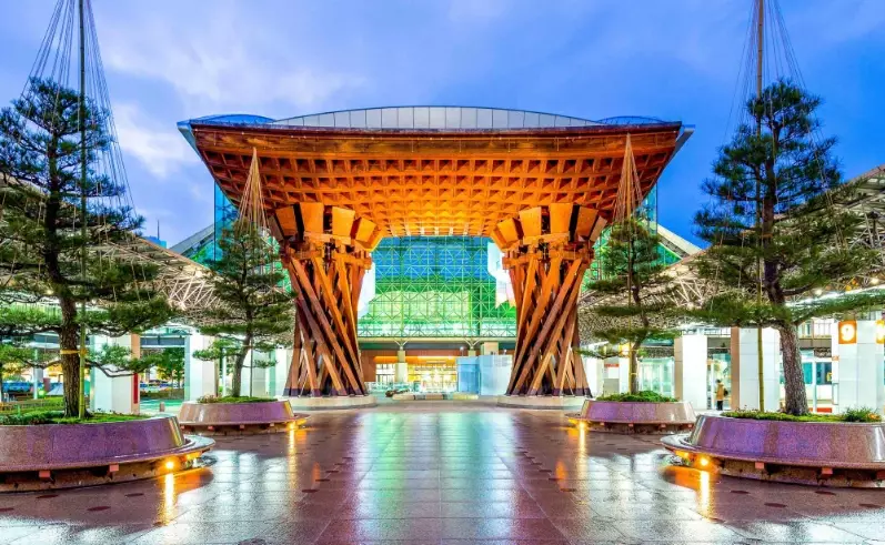 Why is Kanazawa popular