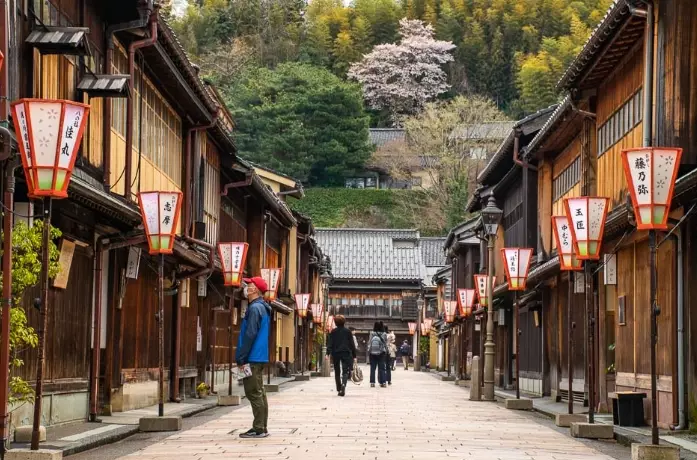 Is Kanazawa closer to Tokyo or Kyoto Is Kanazawa closer to Tokyo or Kyoto