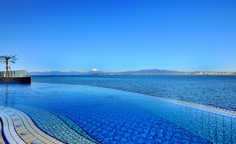 Enoshima beach rules