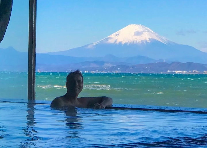 Can you swim in Enoshima