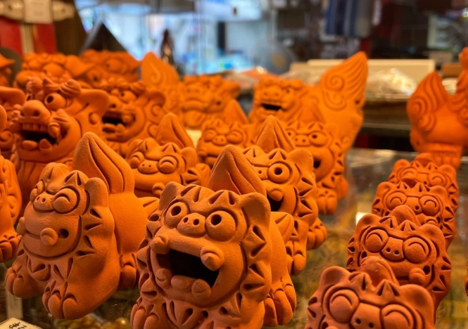 Okinawa craft shopping